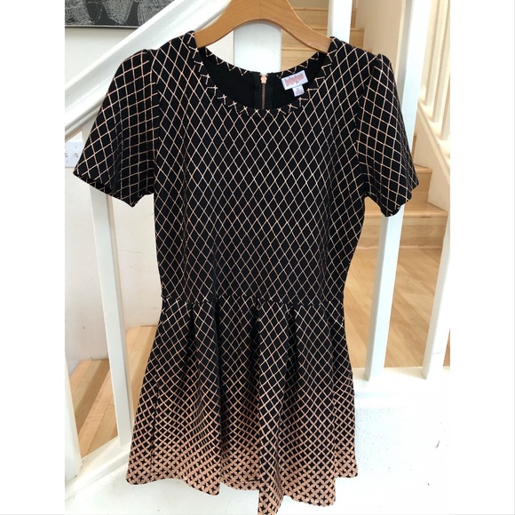LuLaRoe Dresses & Skirts - LulaRoe rose Gold Amelia dress XL